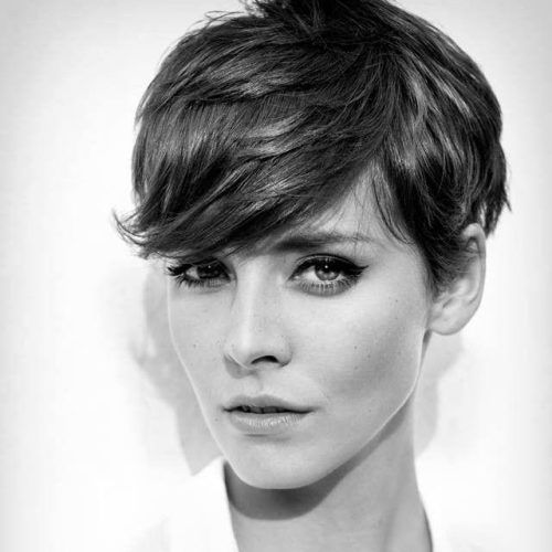 Pixie Haircuts For Oval Face Shape (Photo 6 of 20)