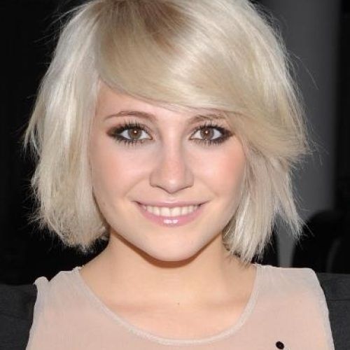 Pixie Lott Layered Medium Bob Hairstyle With Bangs For Thick Hair in Best and Newest Pixie Lott Bob Hairstyles (Photo 176 of 292)