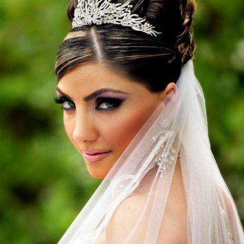 Bridal Hairstyles For Medium Length Hair With Veil (Photo 12 of 15)