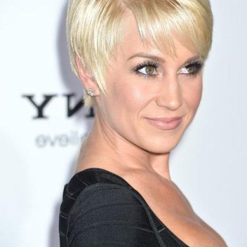 Kellie Pickler Pixie Haircuts (Photo 2 of 20)