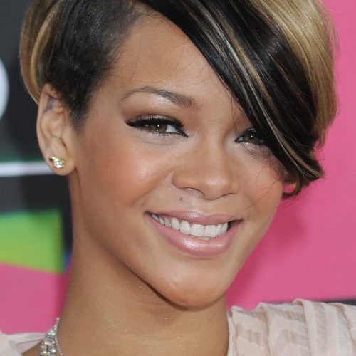 Medium Haircuts For Black Women With Round Faces (Photo 8 of 20)