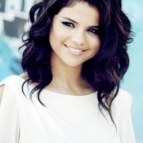 Selena Gomez Short Hairstyles (Photo 18 of 20)