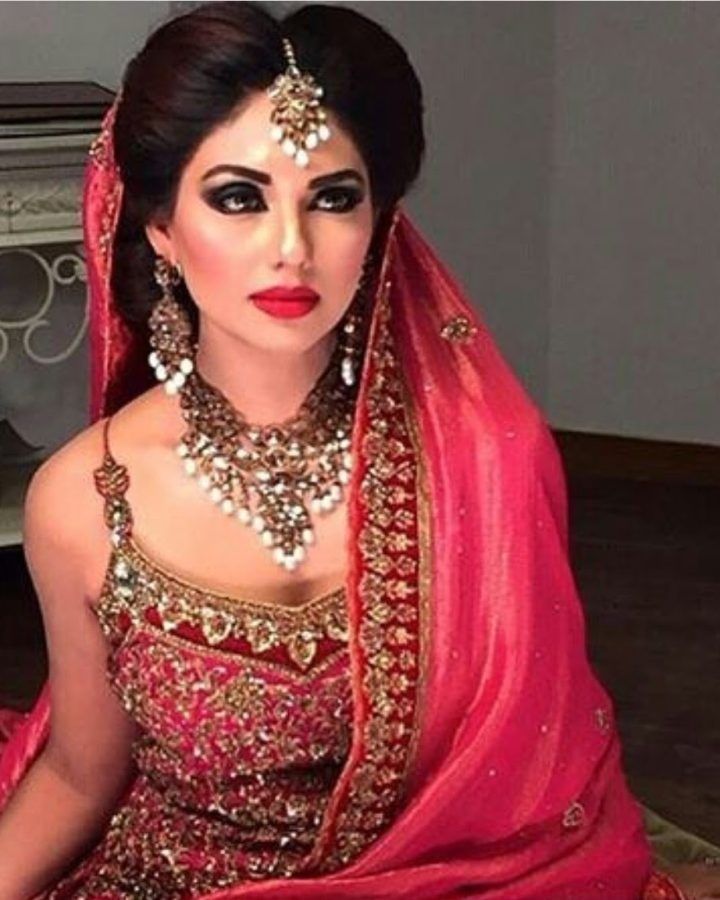 15 Best Pakistani Wedding Hairstyles