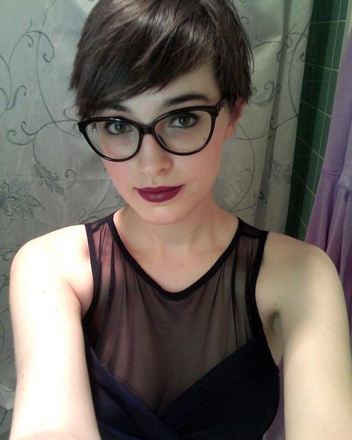 2024 Latest Pixie Haircuts with Glasses