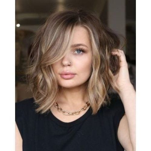Stunning Messy Lob With Money Pieces (Photo 12 of 20)