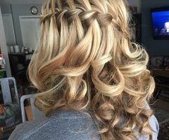 20 Ideas of Medium Hairstyles for a Ball