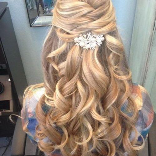 Curly Long Hairstyles For Prom (Photo 4 of 15)