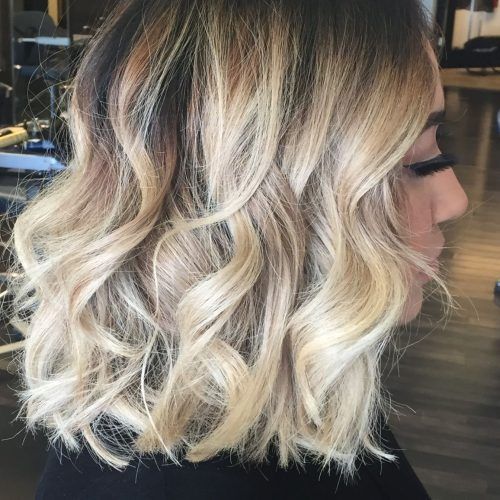 Dark And Light Contrasting Blonde Lob Hairstyles (Photo 7 of 20)