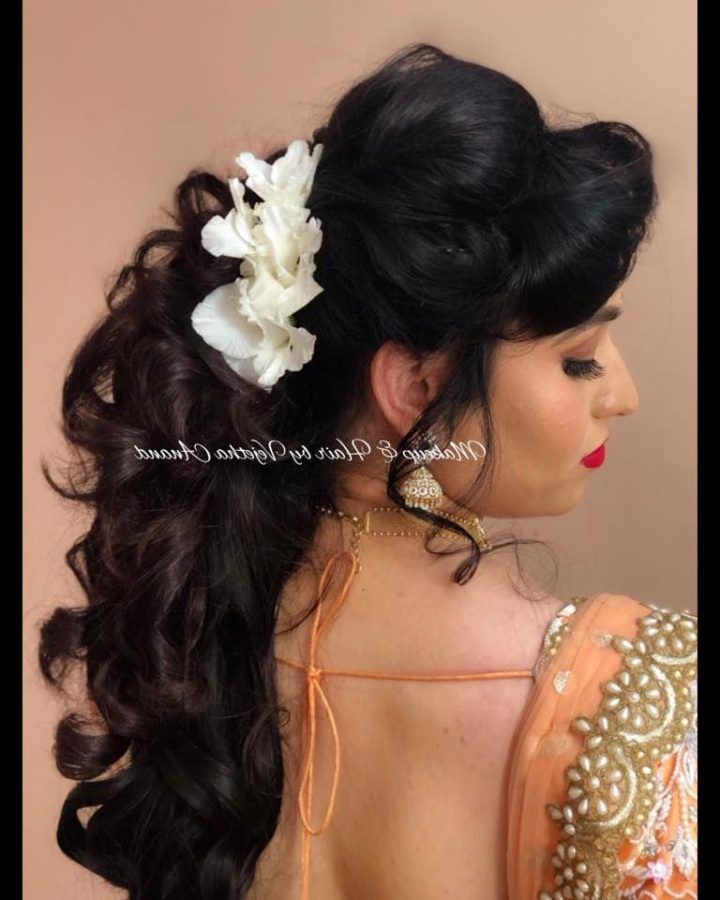 20 Inspirations Curly Wedding Hairstyles with an Orchid