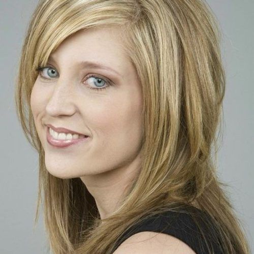 Medium Hairstyles With Layers For Round Faces (Photo 19 of 20)