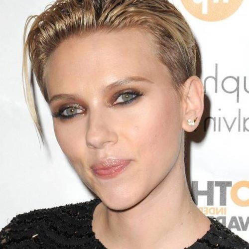 Scarlett Johansson Short Haircuts (Photo 10 of 20)