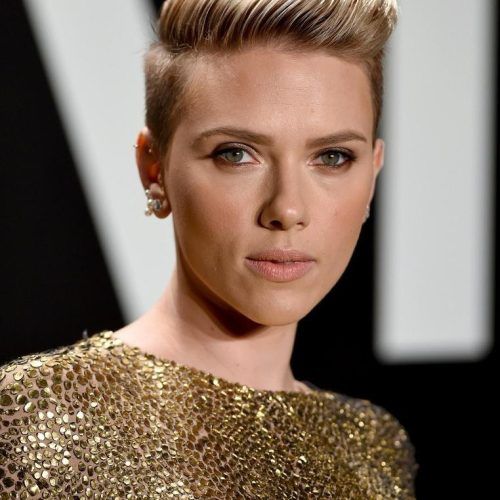 Scarlett Johansson Short Hairstyles (Photo 10 of 20)