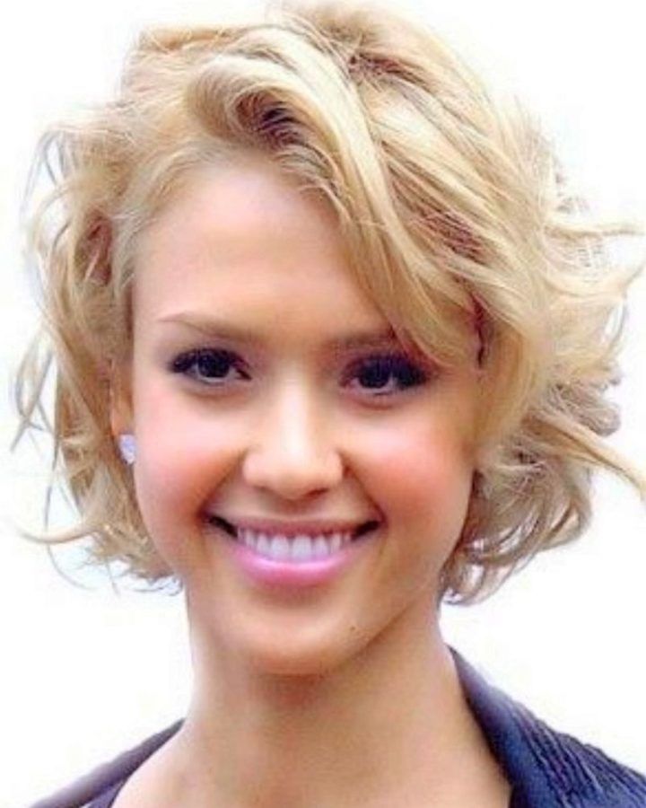 20 Photos Simple Short Hairstyles with Scrunched Curls