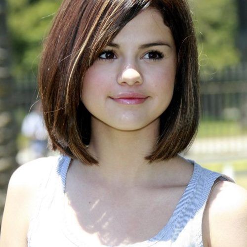 Selena Gomez Short Hairstyles (Photo 13 of 20)