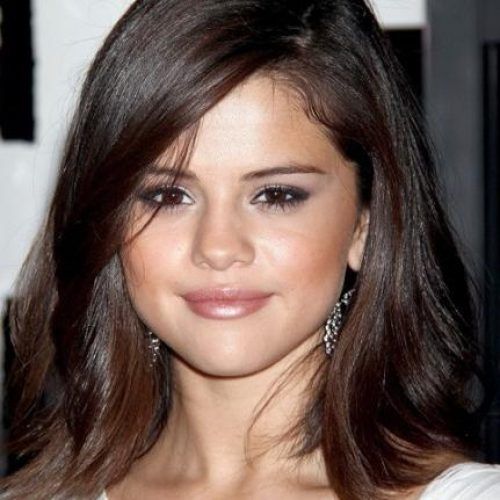 Selena Gomez Short Haircuts (Photo 6 of 20)