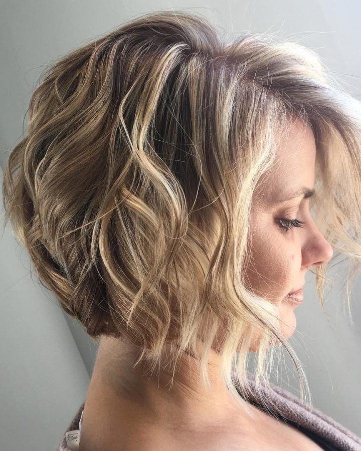 2024 Popular Beach Wave Bob Hairstyles with Highlights