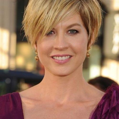 Latest Short Hairstyles For Ladies (Photo 15 of 15)