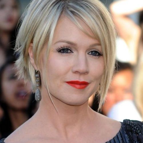 Choppy Short Hairstyles For Thick Hair (Photo 10 of 20)
