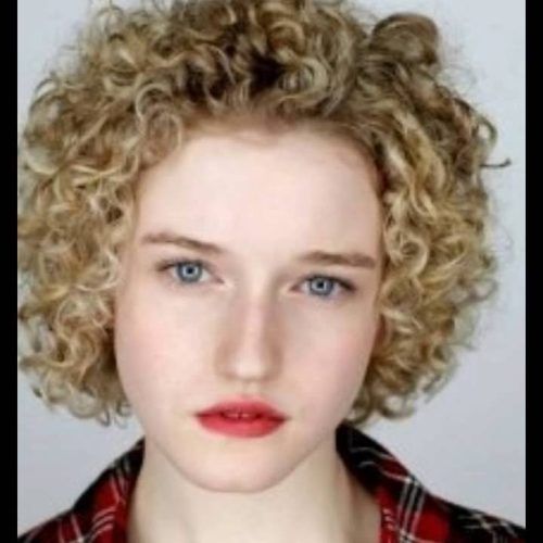 Curly Hairstyles For Round Faces (Photo 5 of 20)