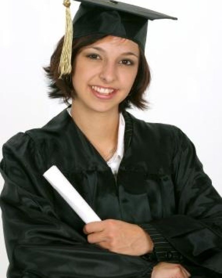 2024 Latest Graduation Cap Hairstyles for Short Hair