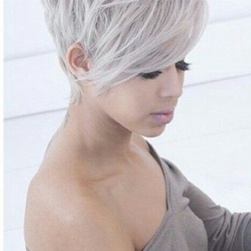 Side-Parted Silver Pixie-Bob Haircuts (Photo 8 of 15)