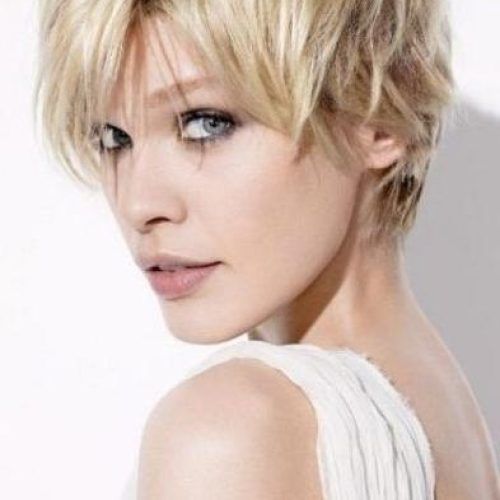 Short Haircuts For Women In 20S (Photo 4 of 20)
