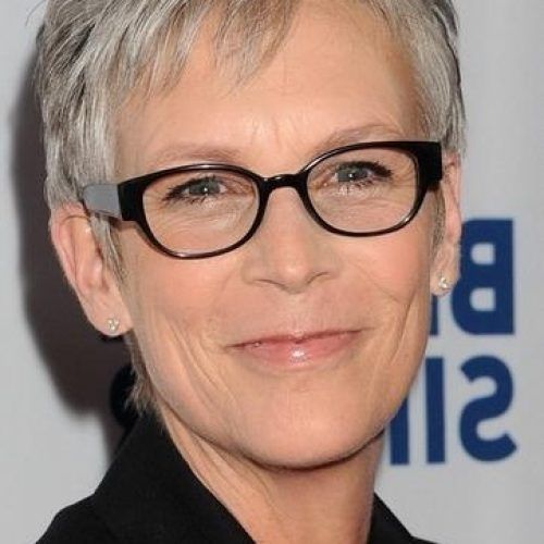 Short Hairstyles For Women Who Wear Glasses (Photo 10 of 20)