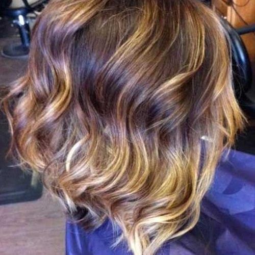 Wavy Inverted Bob Hairstyles (Photo 3 of 15)