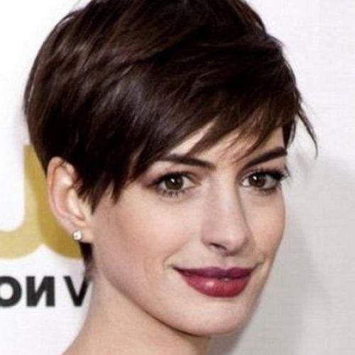 Short Haircuts On Long Faces (Photo 14 of 20)