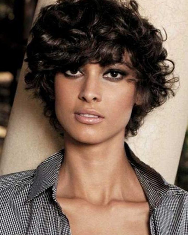 2024 Latest Short Haircuts for Frizzy Wavy Hair