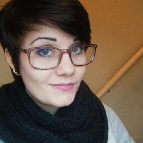 Short Hairstyles For Glasses Wearers (Photo 10 of 20)
