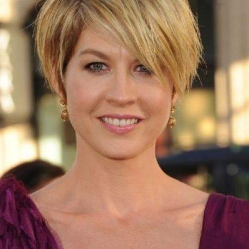 Short Haircuts For Full Figured Women (Photo 16 of 20)