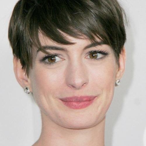 Short Hairstyles For Long Faces Over 40 (Photo 12 of 15)