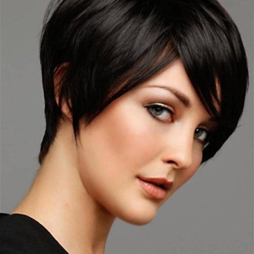 Short Hairstyles For Oval Faces And Thick Hair (Photo 1 of 20)