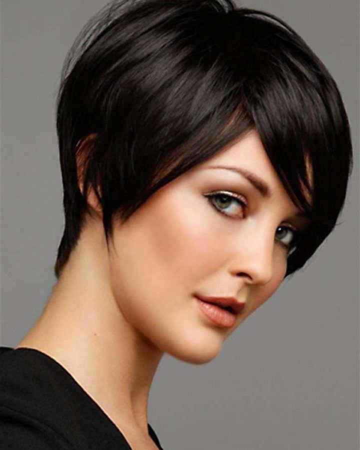 20 Inspirations Short Hairstyles for Oval Faces and Thick Hair