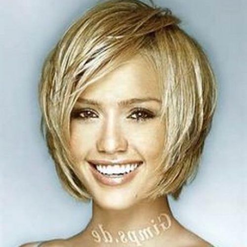 Short Haircuts For Women In 20S (Photo 11 of 20)