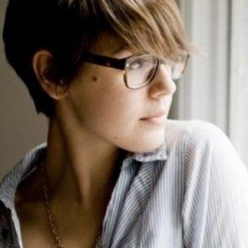 Short Haircuts For Women With Glasses (Photo 3 of 20)