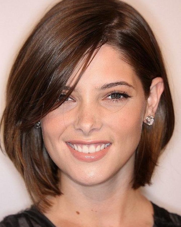 20 Best Simple Short Haircuts for Round Faces