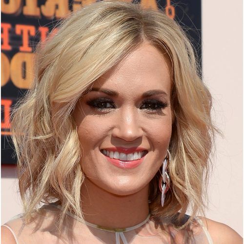 Carrie Underwood Medium Haircuts (Photo 9 of 20)