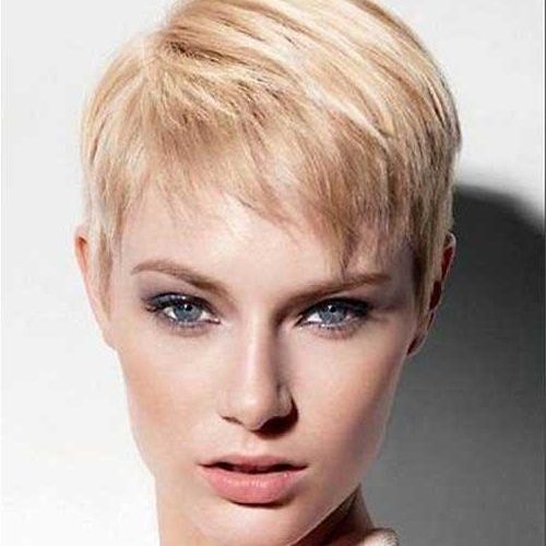 Short Hairstyles For Fine Hair Over 40 (Photo 4 of 15)