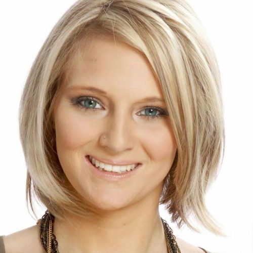 Short Shoulder Length Hairstyles For Women (Photo 4 of 15)