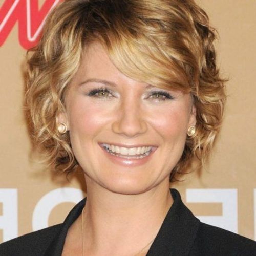 Short Haircuts For Wavy Hair And Round Faces (Photo 20 of 20)