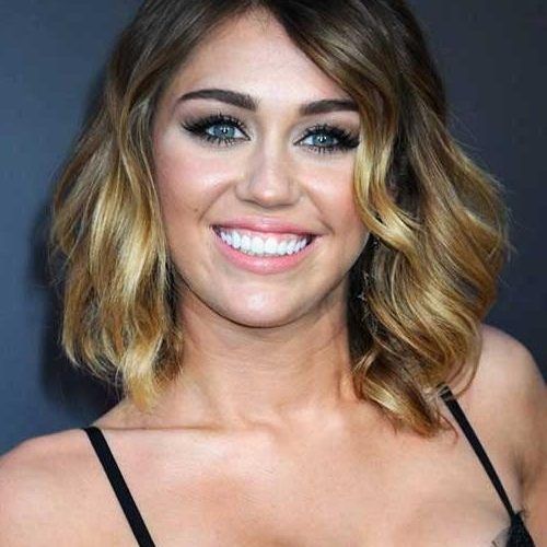 Short Haircuts For Wavy Hair And Round Faces (Photo 6 of 20)