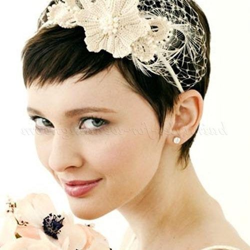 Short Hairstyles With Headbands (Photo 14 of 20)