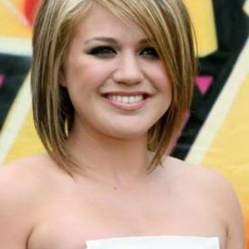 Low Maintenance Short Haircuts For Round Faces (Photo 12 of 20)