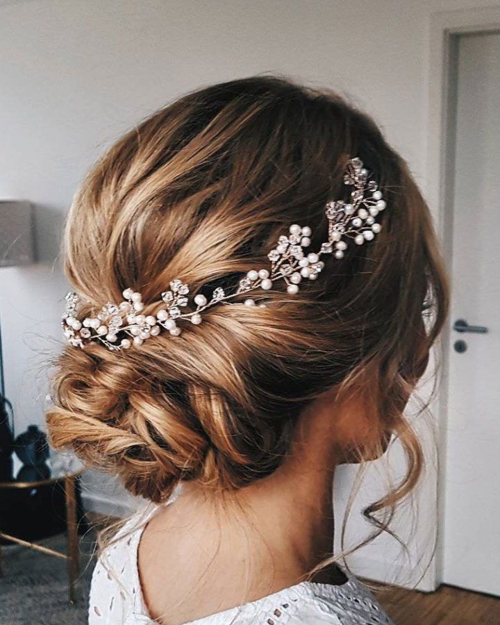 20 Inspirations Short Classic Wedding Hairstyles with Modern Twist