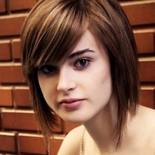 Medium Hairstyles With Side Bangs For Round Faces (Photo 15 of 20)