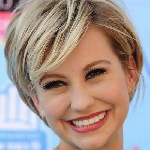 Cute Celebrity Short Haircuts (Photo 6 of 20)