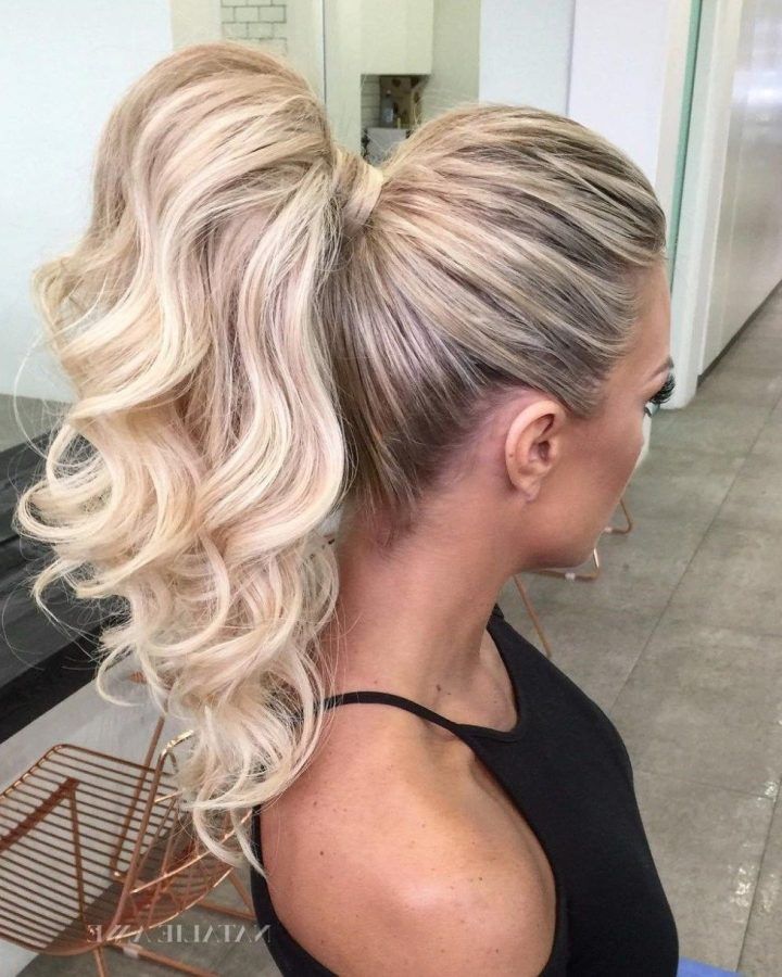 2024 Popular Full and Fluffy Blonde Ponytail Hairstyles