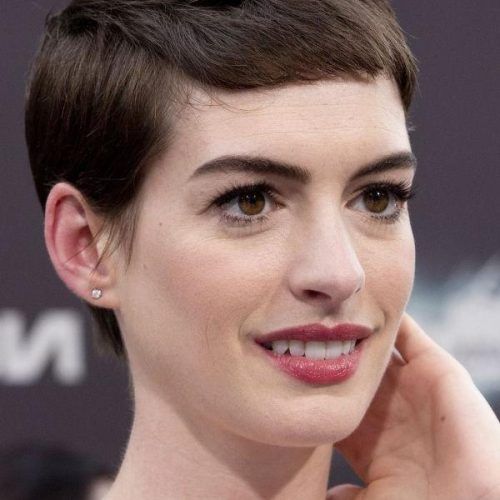 Anne Hathaway Short Haircuts (Photo 20 of 20)